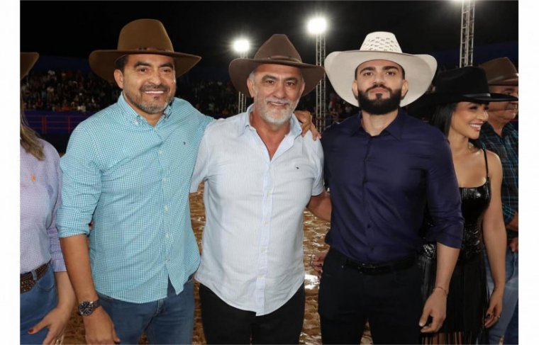 Wanderlei Barbosa Amélio Cayres e Leo Barbosa 