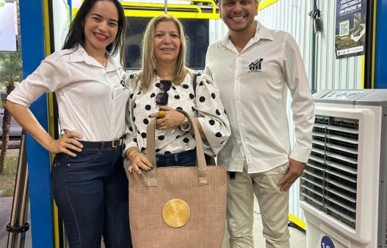 itamar Oliveira e Juliana Dias com Antônia Gonçalves Foto: Divulgação 