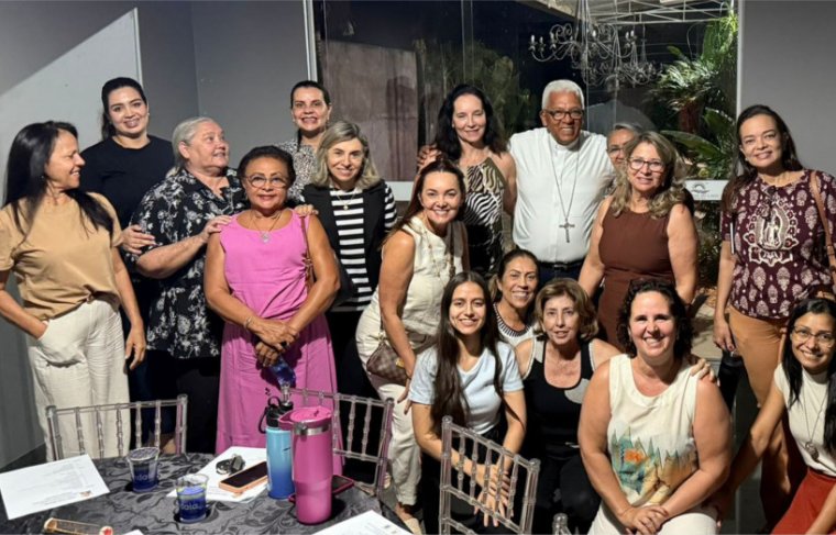 Dom Giovane e o grupo Mulheres Virtuosas