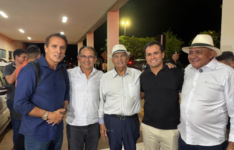 Deputado federal, Carlos gaguim, CEO Campelo Edivaldo Campelo, Tazinho, e os vereadores Lucas Campelo e Vilarindo do Eucalipto  Foto: CCMNC