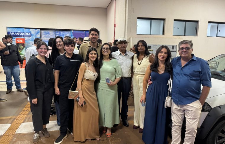 Tazinho e familia
