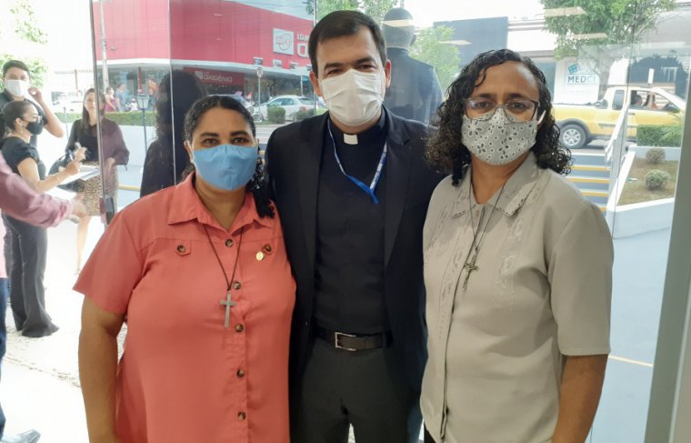 Diretor-presidente padre Bruno Rodrigues e irmã Lúcia e Irmã Zulmira da Creche Mãe de Deus - Foto: Cícera Maria