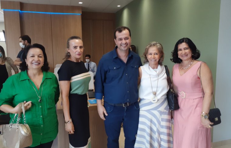 Márcia Machado, fisioterapeuta Leila Ribeiro, Dr. Rodrigo Callou, dra. Maria Lúcia Brito e Sandra Pereira - - Foto: Cícera Maria //Arte Cícera Maria