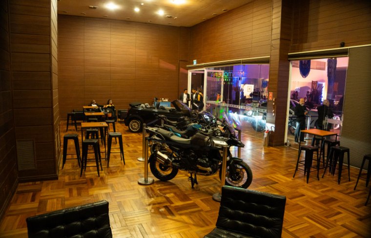 Exposição de motos da BMW  Foto: Breno Guazzi