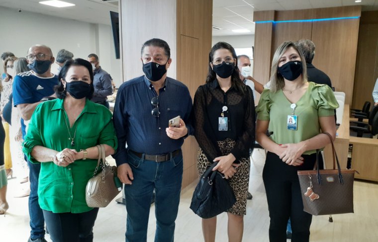 Márcia Machado, presidente da Unimed Araguaína, Luiz Carlos de Oliveira e as gerentes de negócios Sicoob: Charlene Arraiz e Franciane Costa -  Foto: Cícera Maria