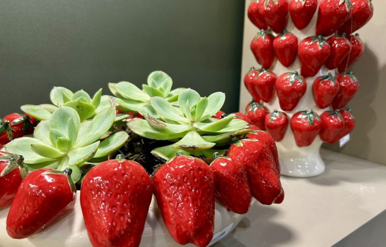 Lucatti aposta em frutas, animais e formas diferentes em suas peças de maximalismo  Divulgação/ABCasa Fair