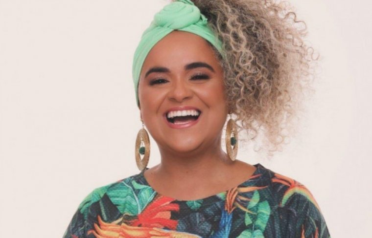 Núbia Dourado cantora, comunicadora e produtora cultural 