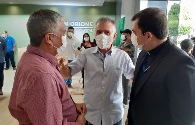 Diretor técnico, dr. Arnaldo Alves Nunes, empresário José Ricardo Lemos e diretor-presidente padre Bruno Rodrigues - Foto: Cícera Maria