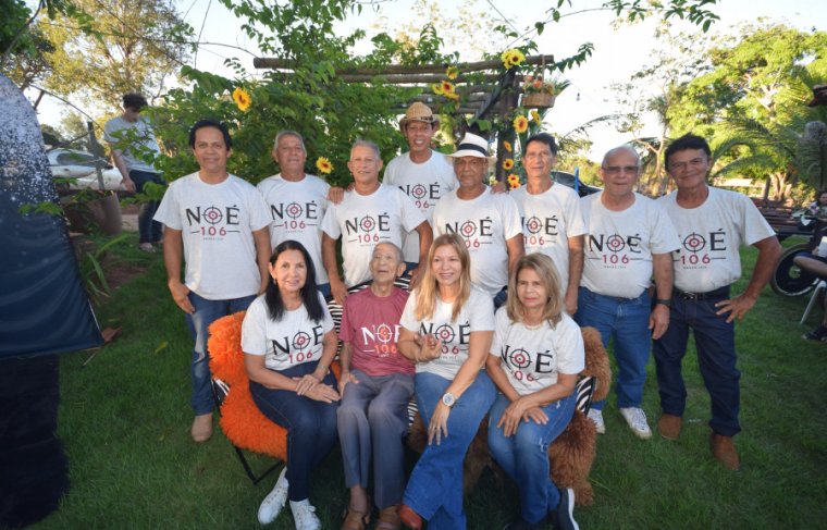 Noé com filhos e filhas 