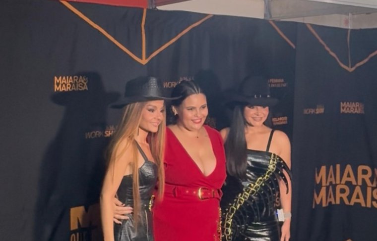 Maiara e Maraisa e Vanna Santos, presidente do FC Mem Maranhão de Imperatriz  
