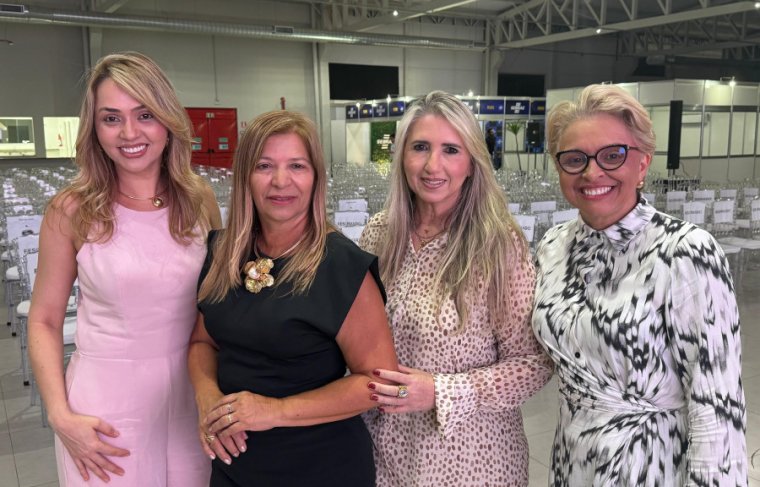 Antônia Lopes com Cleide Soares, Sofia Martins e Eliana Andrade 