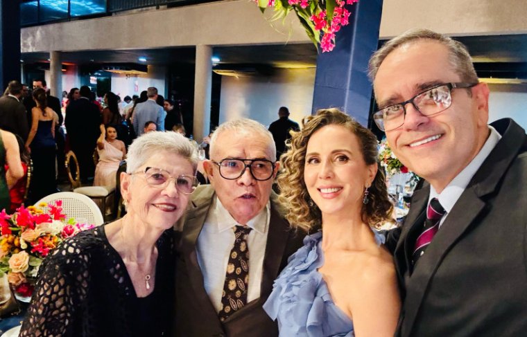 Dr. Ricardo Russi Blois, Dra. Adalgele Rodrigues Blois, Dr, Frederico Henrique de Melo, e sua Maristela . 
