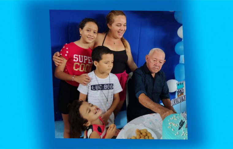 Raimundo Taveira, a neta Gláucia Peixoto e os filhos Álvaro, Maria Catarina e Maria Clara - Foto: Álbum de Família // Efeito: Cícera Maria