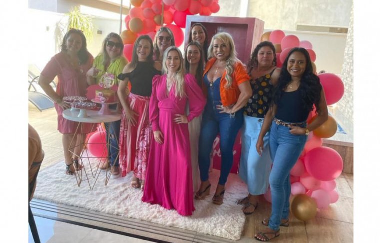  Sarah Lilian, Gilda Bonfim, Anna Caroline Cardoso, Ana Paula Rocha, Stephanie Rocha, Ana Maria Varjal, Tatiane Fidalgo Foto: Álbum de Família 