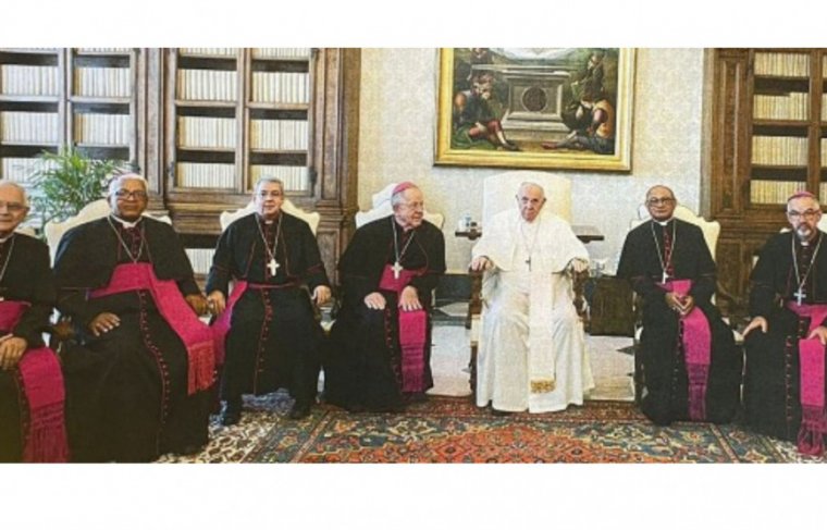 Papa Francisco e bispos das regionais Norte 2 e Norte 3 Foto: Reprodução 