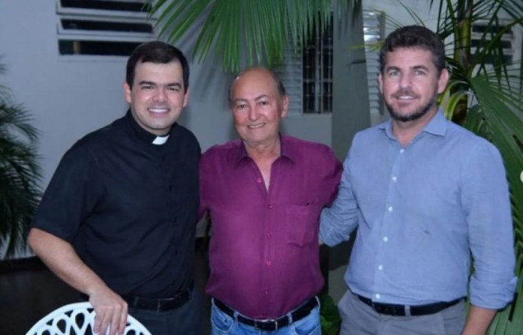 Padre Bruno Rodrigues, deputado federal Lázaro Botelho e Osvair Cunha - Foto: Reprodução 