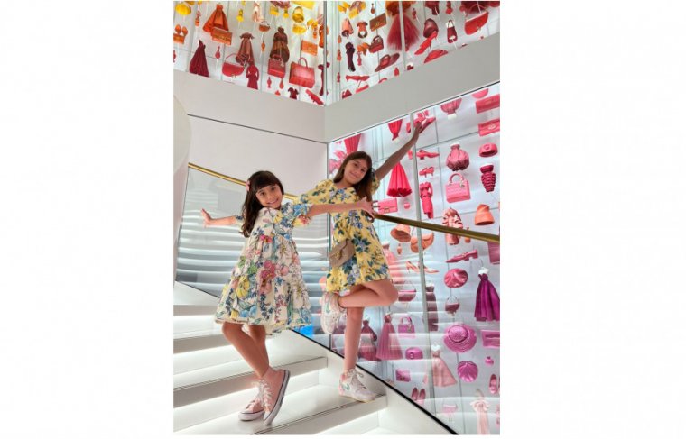 Mariana e Marina Brilhante Vendramini no Museu da Moda / La Galerie Dior Foto: Álbum de Família 