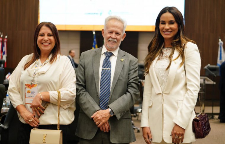 Presidente da Asmeto Odete Almeida (esq.), presidente TJTO des. João Rigo Guimarães e a presidente da Asmego Patrícia Machado Carrijo Foto: Rondinelli Ribeiro TJTO