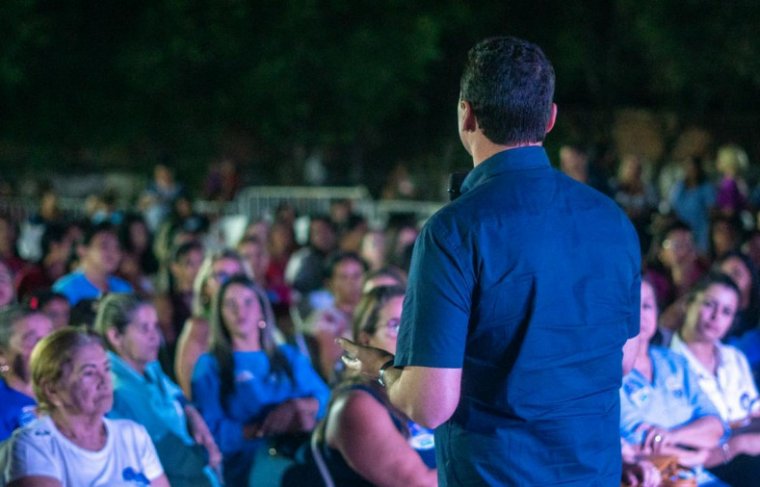 Em Araguaína duas mil mulheres prestigiam Alexandre Guimarães 