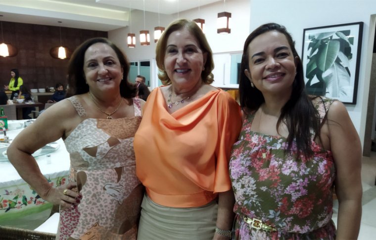 Néia Lúcia, Salvina Mocó e Cristiane Garcia Foto: Cícera Maria