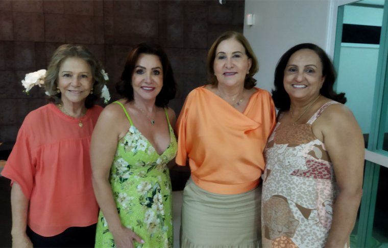 Maria Lúcia, Clenir Bandeira, Salvina, Rosalba Quinta e Néia Lúcia Foto: Cícera Maria