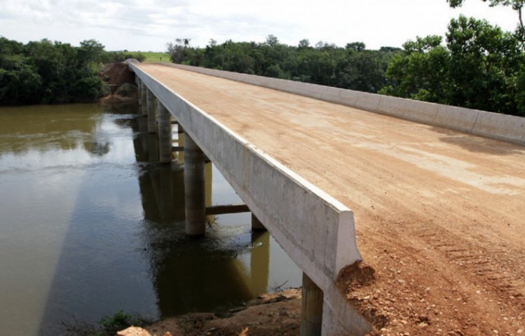 Ponte de concreto sobre o rio Manoel Alves tem 150 metros, onde foram investidos R$ 11 milhões 