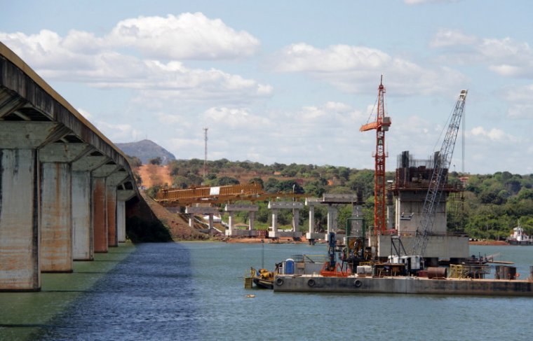 Obra de construção da ponte de concreto, que irá substituir a velha ponte deteriorada evolui de forma acelerada, sobre o rio Tocantins na rodovia TO-255 no município de Porto Nacional 