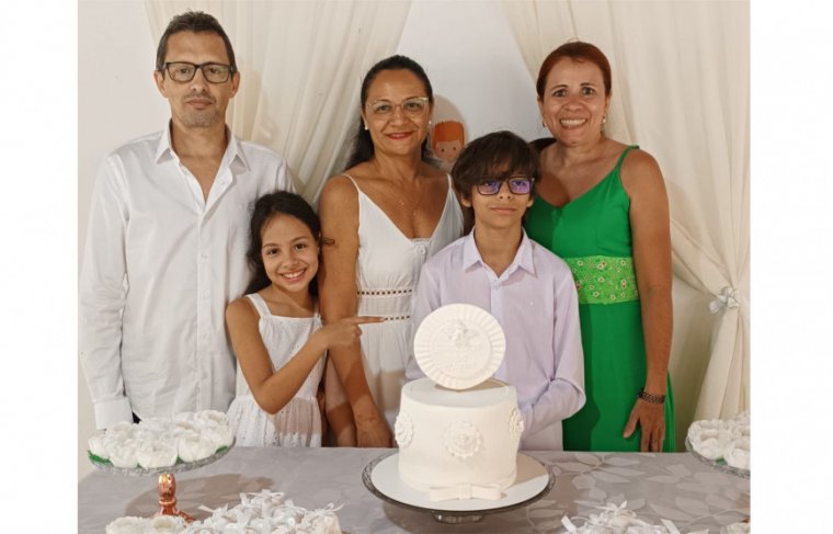 Wayne Vieira, Nilmaci Vieira, Walmir Fernandes, Roberta Vieira e Tatiane Ferreira. Foto: Álbum de Família 