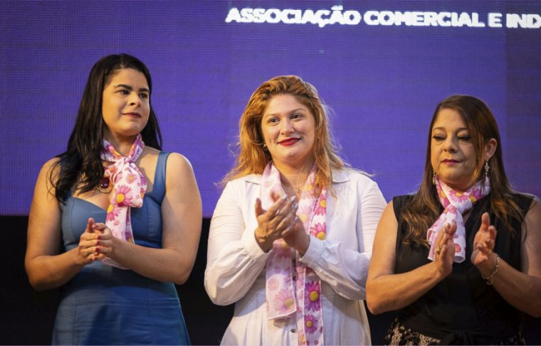 Conselheiras CMEC/ARN: Diva Lohaine Furtado ( esq. p/ dir.), Etienne Acácio e Elke Bonamigo. Foto: Sebrae 