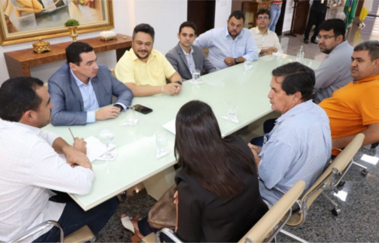 Governador Wanderlei Barbosa, Alexandre Guimarães e correligionários no Palácio Araguaia 