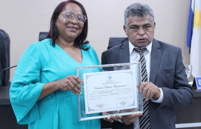 Josirene da Silva Lima, assistente social e presidente do Conselho Consultivo das Associações de Bairros de Araguaína - CCABA  e o vereador  Abraão Foto: Reprodução