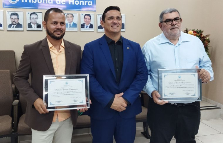 Estevão Nascimento, veredor Divino Bethania Júnior e professor Neuman Miranda Foto: Nabajo Produções