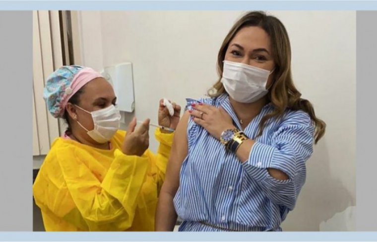 Deputada Luana Ribeiro (PSDB)  festeja imunização contra Covid-19 - Crédito: Reprodução Instagram