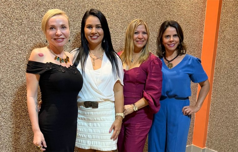 Adriana (Esq. p/ dir.), Glaura Franco, Antônia Lopes e Juliana Martins 