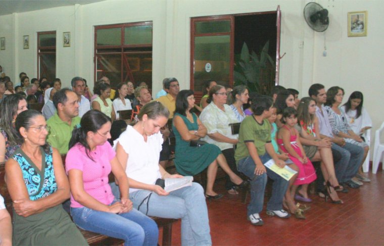 Missa de acolhida ao bispo de Tocantinópolis em 22 de maio de 2009. Foto: Cícera Maria  