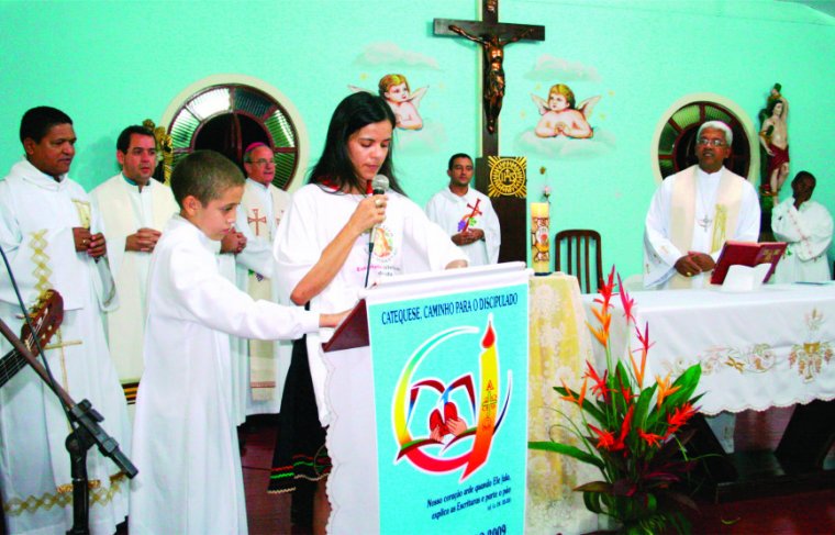 Missa de acolhida ao bispo de Tocantinópolis em 22 de maio de 2009. Foto: Cícera Maria  