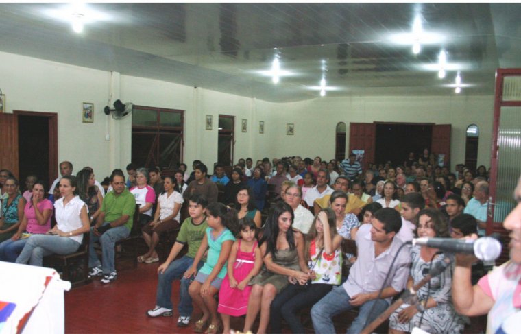 Missa de acolhida ao bispo de Tocantinópolis em 22 de maio de 2009. Foto: Cícera Maria  