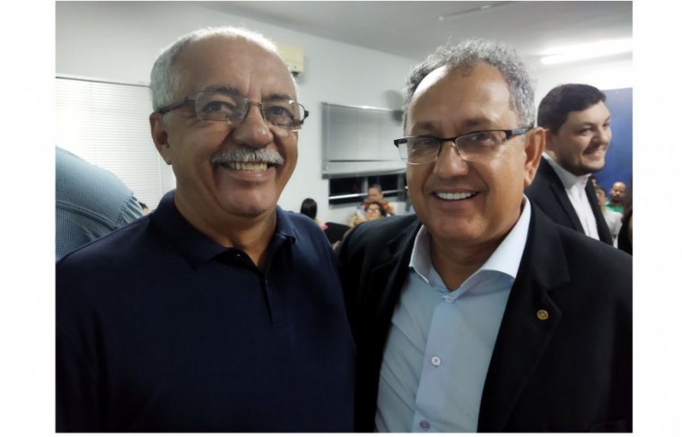Publicitário, Ciy Farnei Caetano (esq. p/ dir.) e o presidente da Aciara, Denilson Silva Foto: Cícera Maria