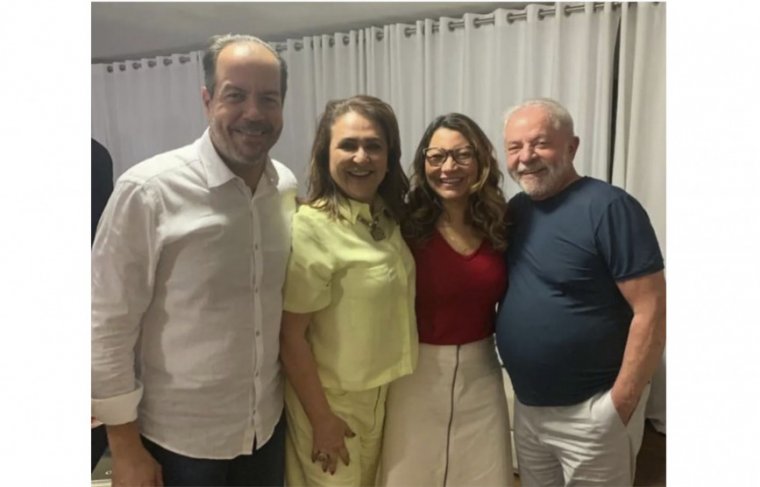Foto: Kátia Abreu, o marido, Moisés Gomes, Janja e Lula em jantar na casa da ex-senadora em 1º de dezembro de 2022 Foto: Reprodução 