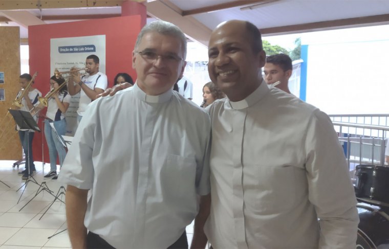 Superior Geral da Congregação Orionita, padre Tarcísio Vieira e o diretor da Facdo e Colégio Santa Cruz, pe. Edson de Oliveira. Foto: CCMNC