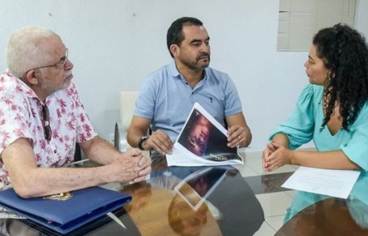 Cineasta, Eva Pereira, governador Wanderlei Barbosa e o secretário de Cultura do Tocantins, Tião Pinheiro,  