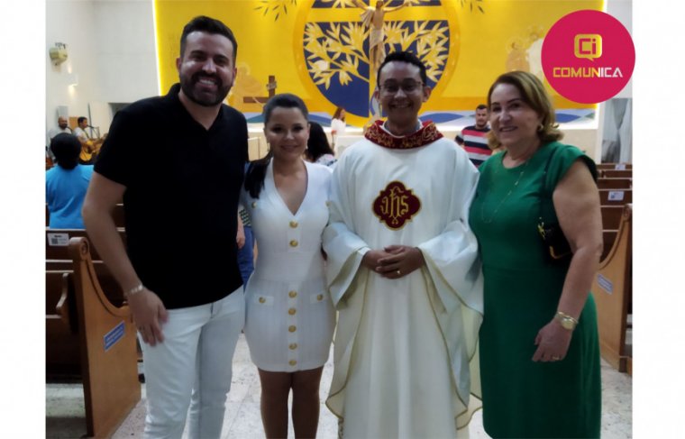 Fernando Mocó, Maraisa, padre Islei Gontijo e Salvina Mocó   
