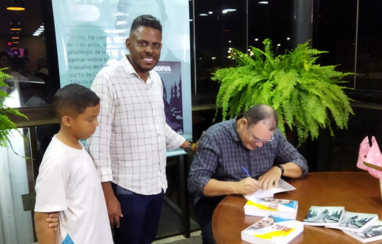 Matheus Sousa, Resolve Júnior e Cleber Toledo Foto: CCMNC