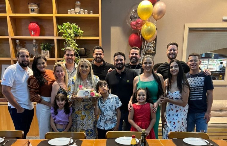 Com azamigos e familiares 