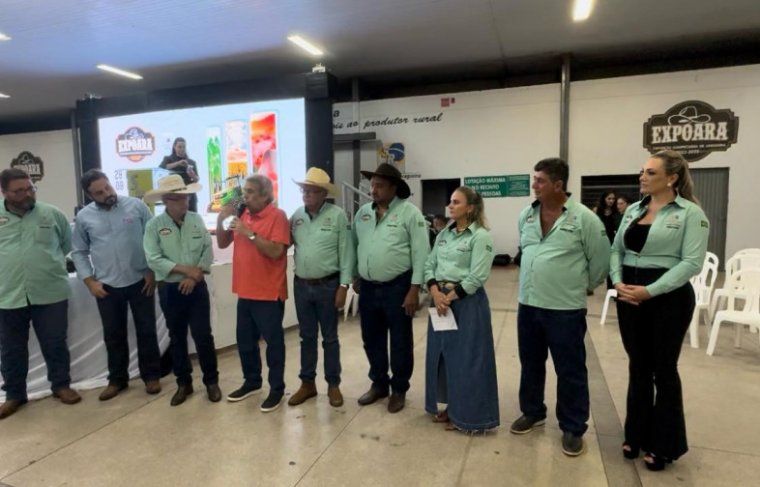 Diretores do SRA fazem homenagem a José Manoel Junqueira de souza foto: Cicera Maria 